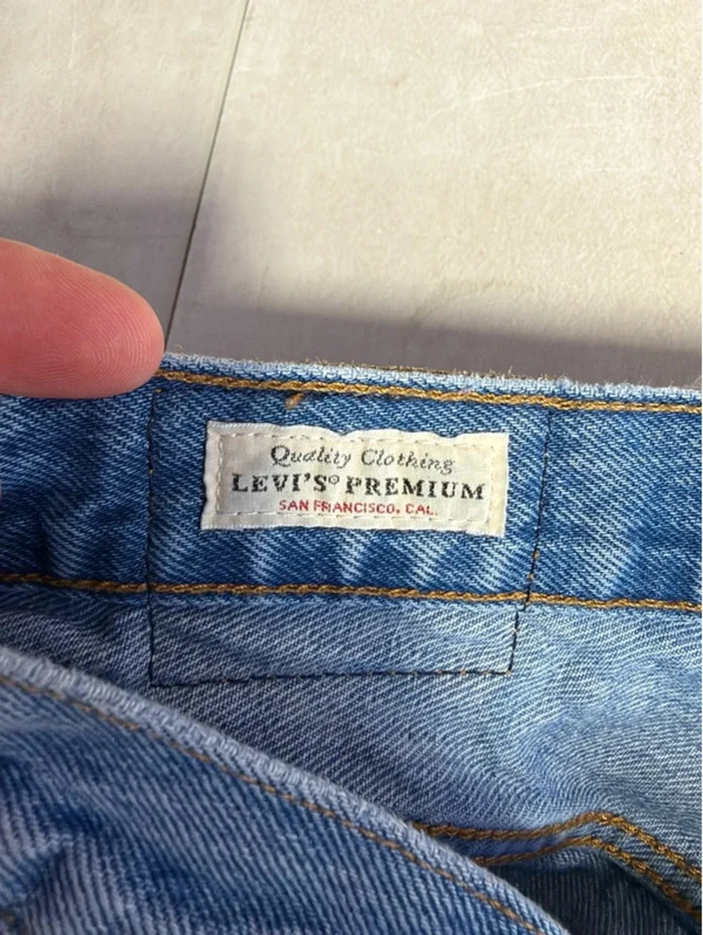 Levis Premium 501 Original High Rise Cut Off Denim Shorts Medium Wash Size W27